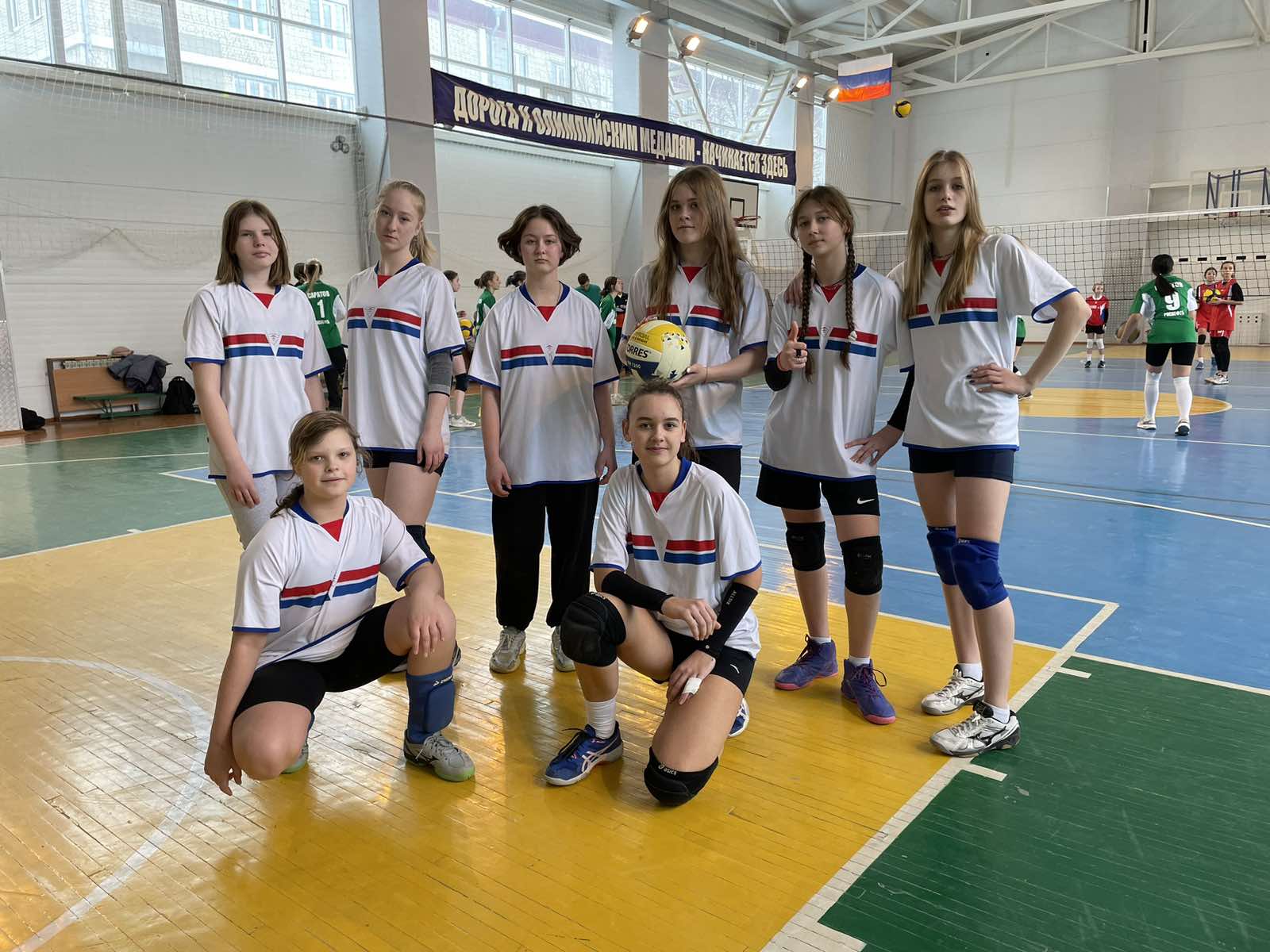 Команда лицея заняла 4 место на соревнованиях по волейболу  среди женских команд.