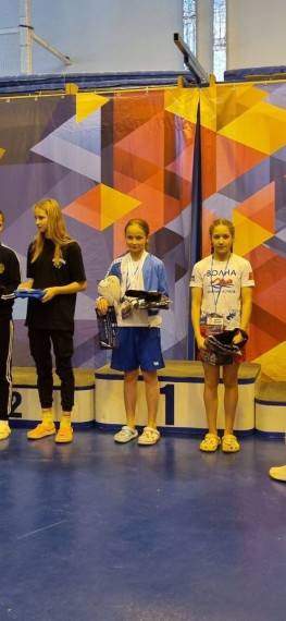 Ученица 5 Б класса завоевали две медали на Всероссийских соревнованиях Детской лиги плавания.