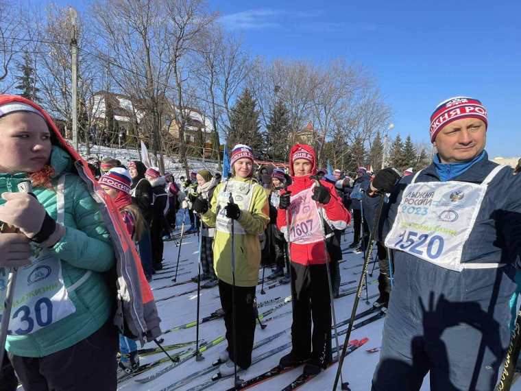 Ученики лицея приняли участие в Всероссийской лыжной гонке «Лыжня России 2023»..